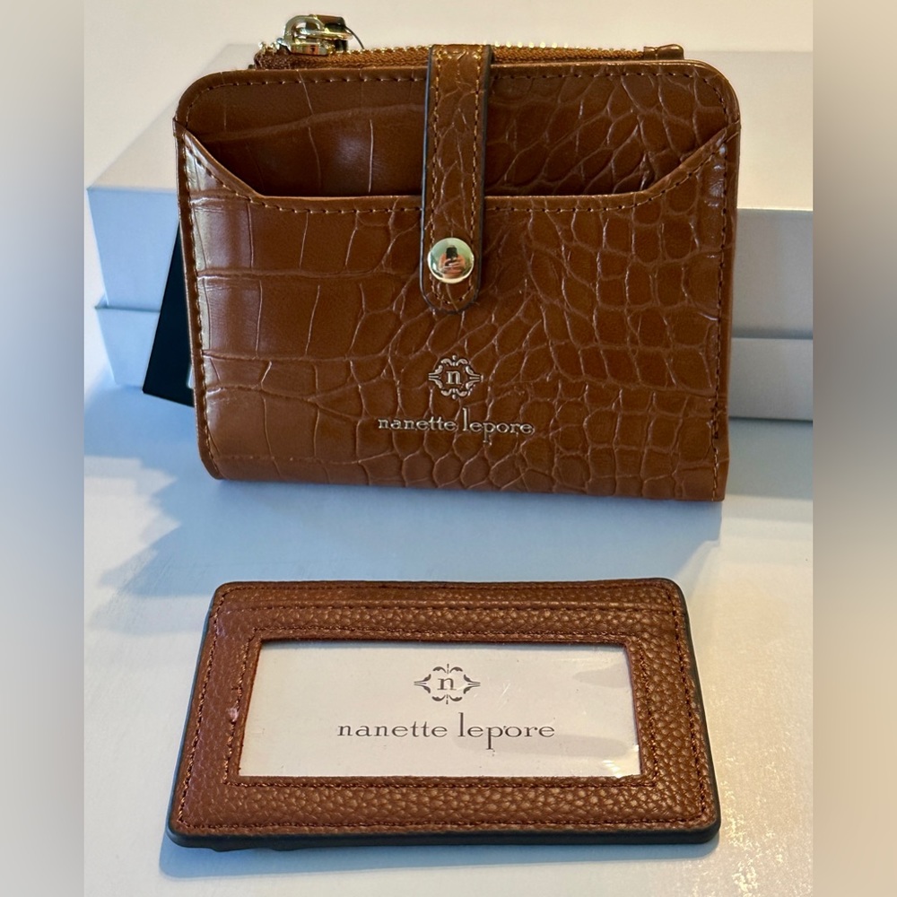 NWT - Women’s Nanette Lepore Bi Fold Tan Wallet w/Removable Card Case